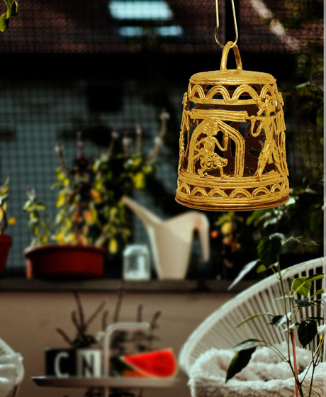 DECORATED PALENQUIN BOX LANTERN CUM CANDLE HOLDER MADE OF DOKRA METAL