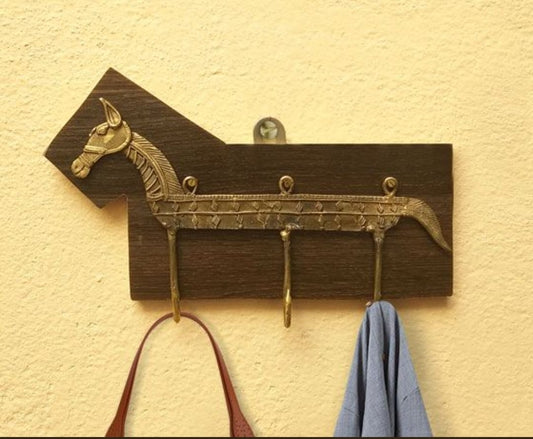 HORSE SHAPED HANDMADE DOKRA BRASS ROOM HANGERS FIXED ON WOODEN BASE