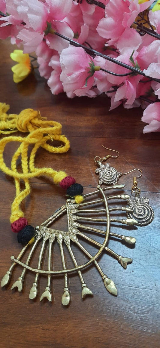 Dokra Designer Pendant Earring Set